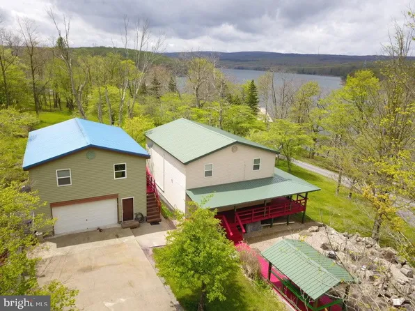 106 N Rock Ridge Ln, Mount Storm, WV 26739
