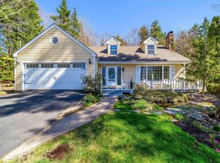 35 Golf Links Rd, Bedford, NS B4A 2J1