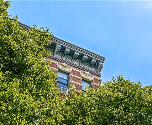 Building, photo 4