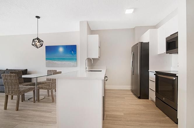 1st image of 630 Sapodilla Ave Unit 520