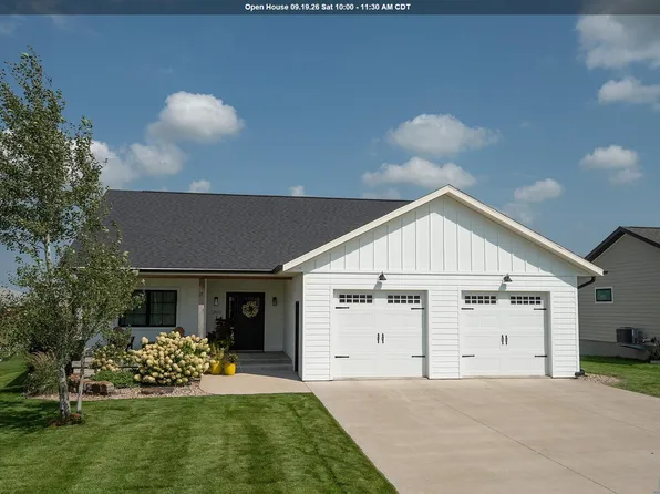 1305 Providence Pl SE, Orange City, IA 51041