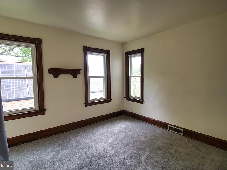 143 Green St — Photo 10