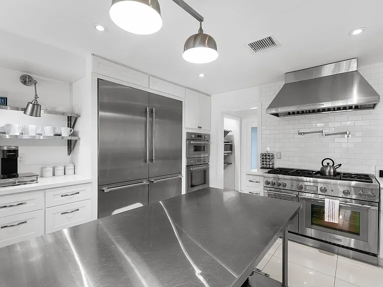 1881 Mount Olympus Dr — Photo 39