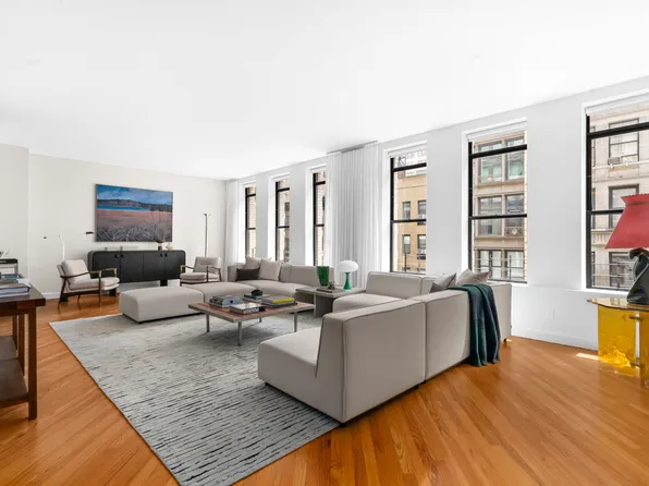 27 East 22nd Street F4 image 2 of 11
