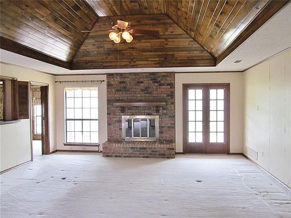 2nd image of 1613 Rollinghill Cir