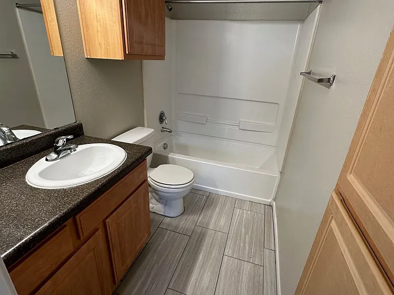 Premier on Woodfair Apartments — Photo 6