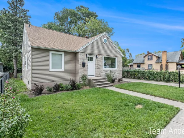 2208 7th St, Muskegon Heights, MI 49444