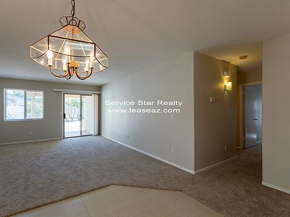 3rd image of 907 E Cowboy Cove Trl