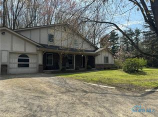 9595 Salisbury Rd, Monclova, OH 43542