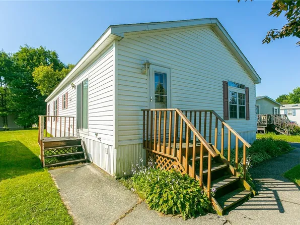 6375 Lambert St, Victor, NY 14564