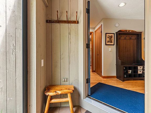 4th image of 33 Niblick Lane #33