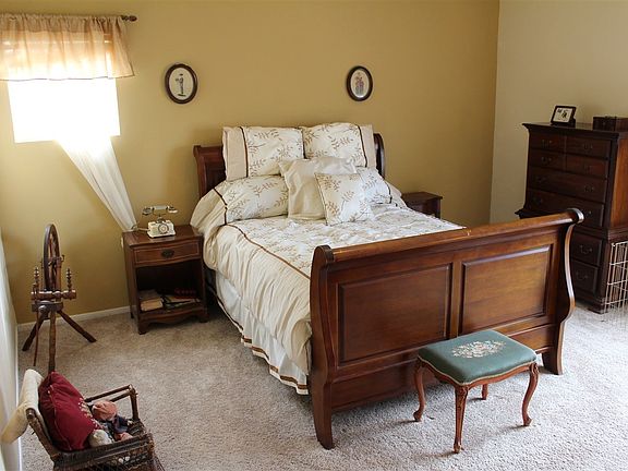 3rd image of 510 Venetia Way