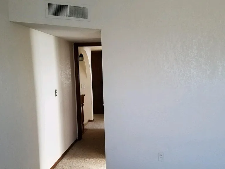 604 Arredondo Dr — Photo 3