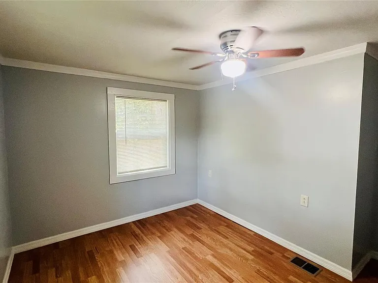 1616 Hope St — Photo 12