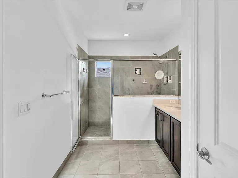 556 Sanderling Cir #0 — Photo 18