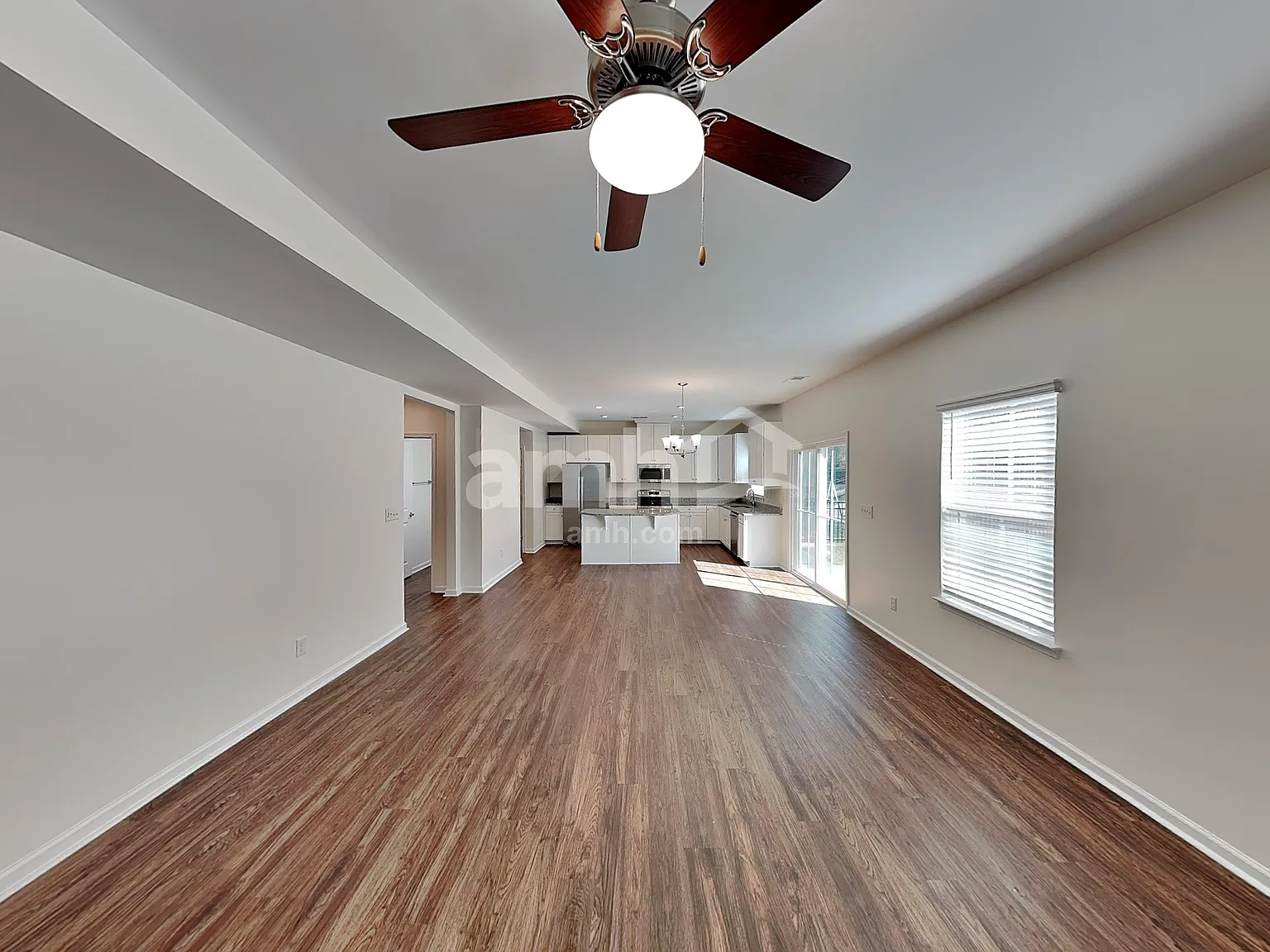 5 bed, 2.5 bath, 3060 sqft, $2,895 — Photo 4