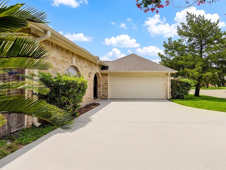 12810 Chaseland Ln — Photo 38