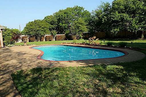 2nd image of 902 Hardage Ln