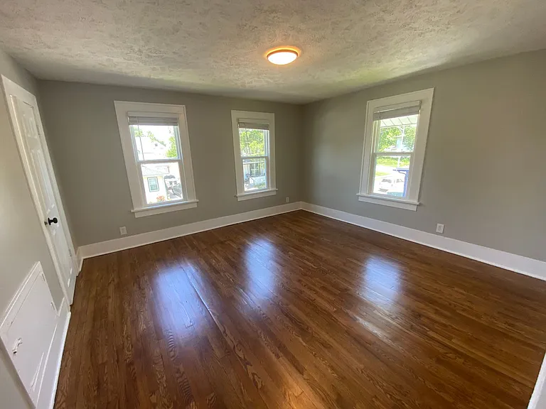 2431 Emmet St — Photo 13