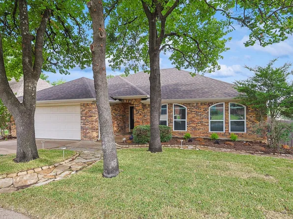 1613 Saxon Dr, Bedford, TX 76021
