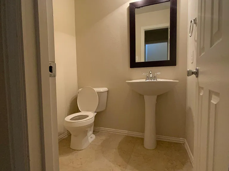 708 Hummingbird Dr — Photo 13