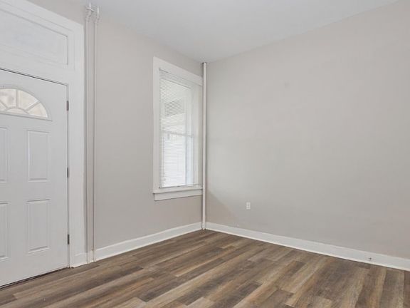 3rd image of 3407 Elgin Ave #3A