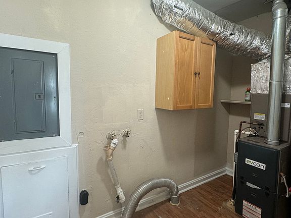 4th image of 1718 Cass Ave