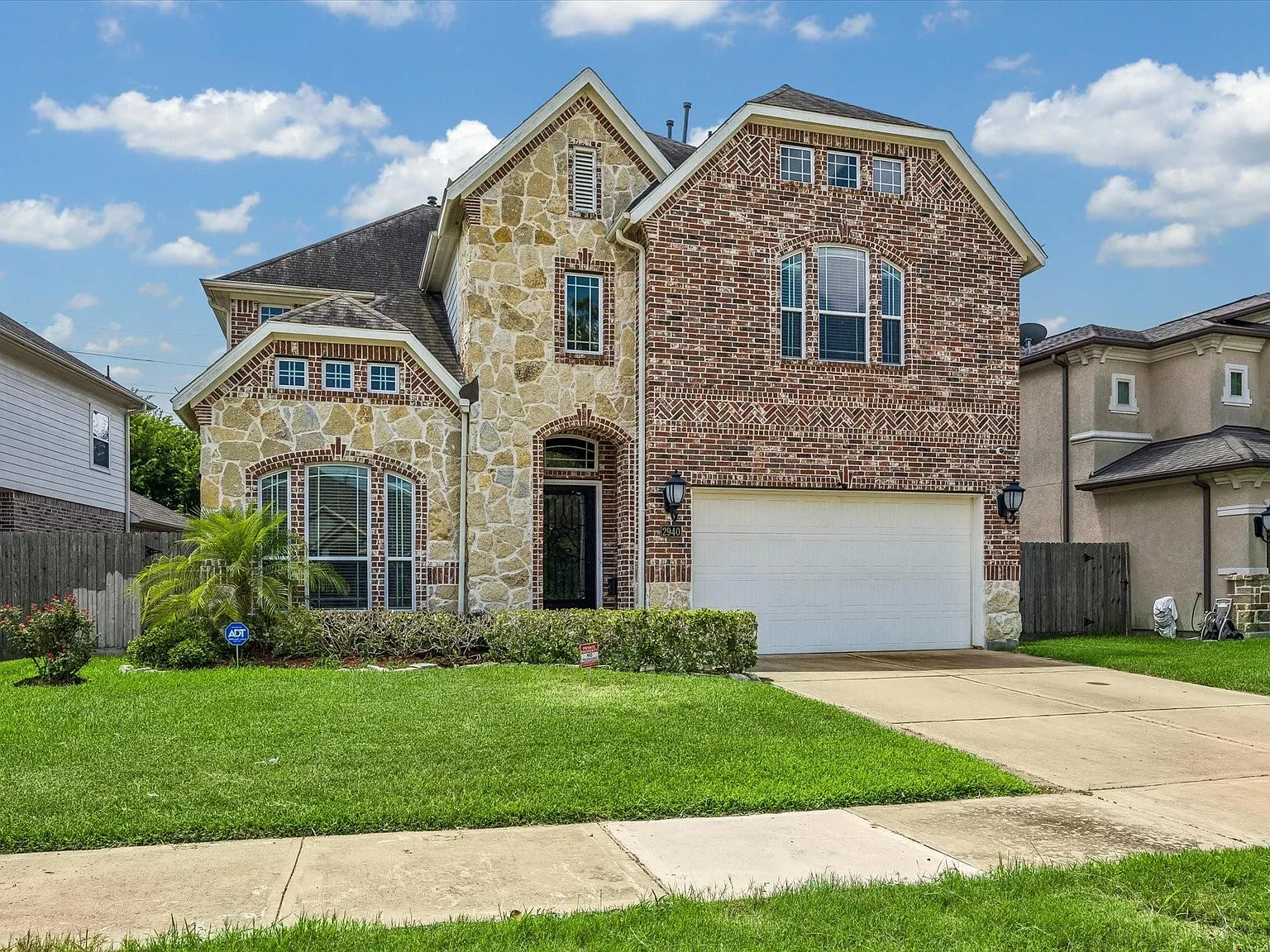 4 bed, 4.5 bath, 3579 sqft, $6,200 — Photo 1