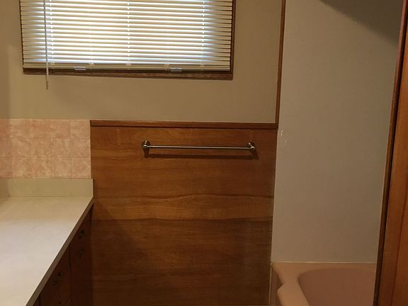 2nd image of 110 Sweeting St