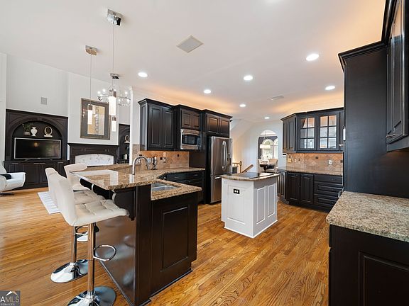 3rd image of 765 Falls Landing Ct