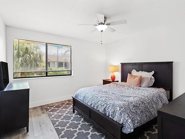 324 City View Dr — Photo 17
