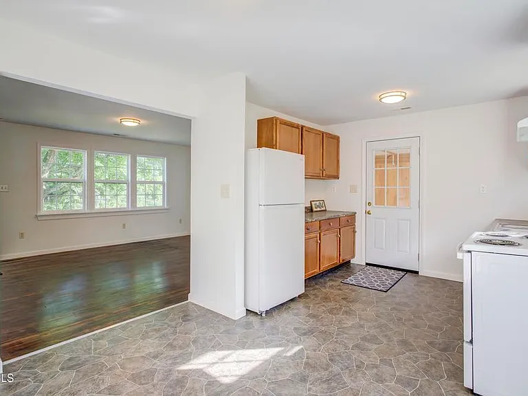 2540 Volunteer Pkwy — Photo 17