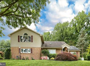 149 Valley View Dr, Ephrata, PA 17522