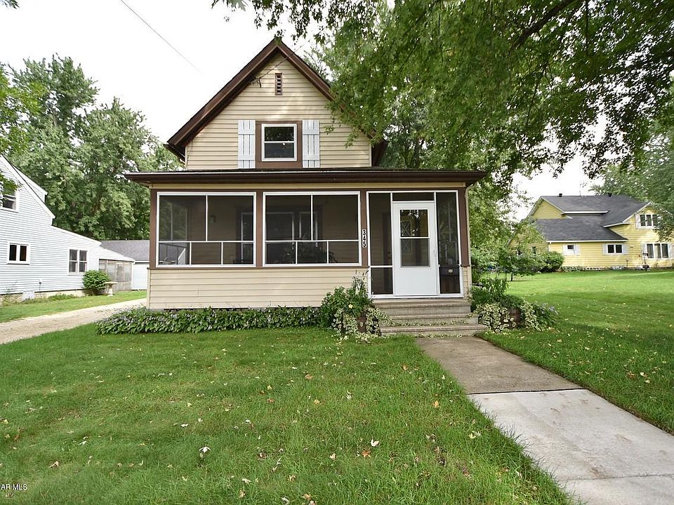 1st image of 345 2nd Ave E