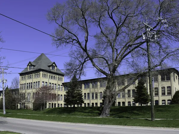 628 Congdon Ave #7, Elgin, IL 60120