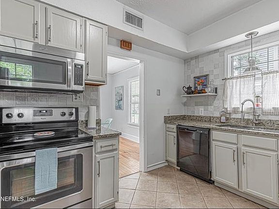 5th image of 1615 Larue Ave