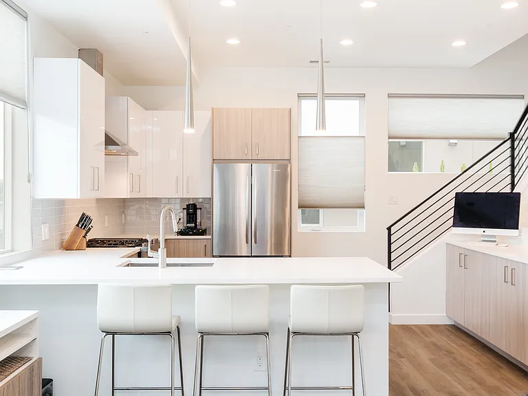 1620 Irving St #5 — Photo 9