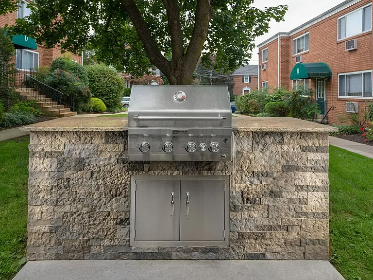 Outdoor Kitchen