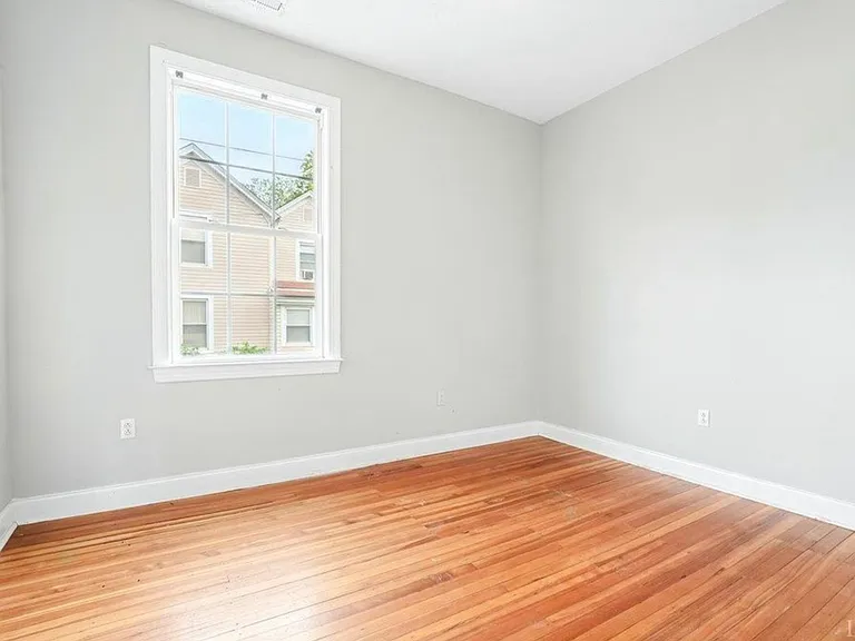1423 Pierce St — Photo 18
