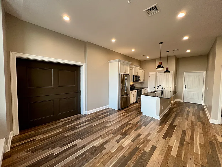 409 Lackawanna Ave #502 — Photo 3