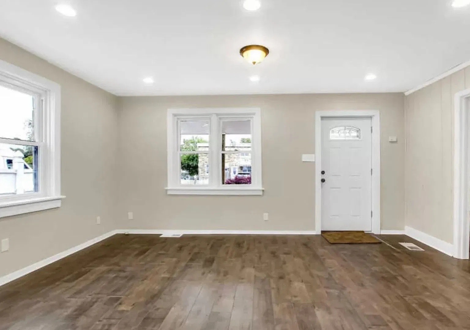 Beautiful 3 bedroom Cape Cod! — Photo 4