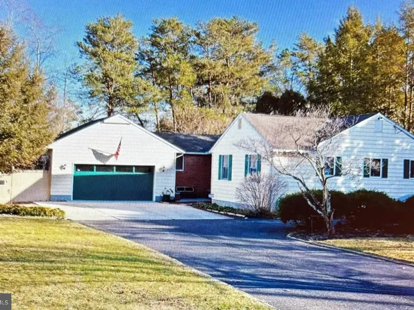 105 Crescent Blvd, Millville, NJ 08332