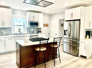 9 Chestnut St, Middletown, NY 10940