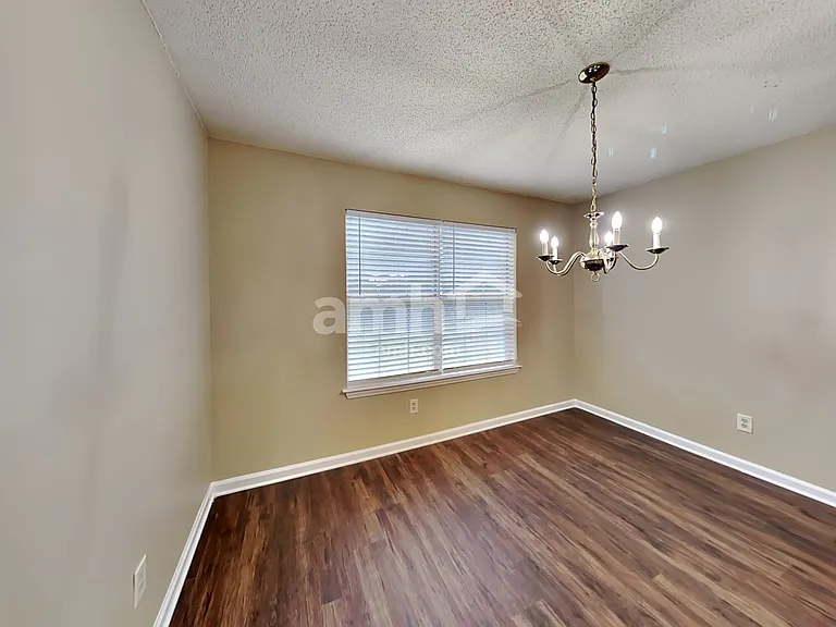 2027 Waterford Dr — Photo 7
