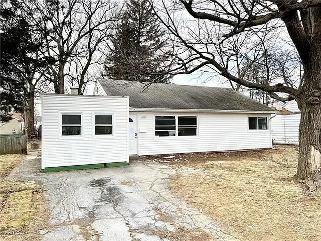 2809 Diamond Ave photo 1