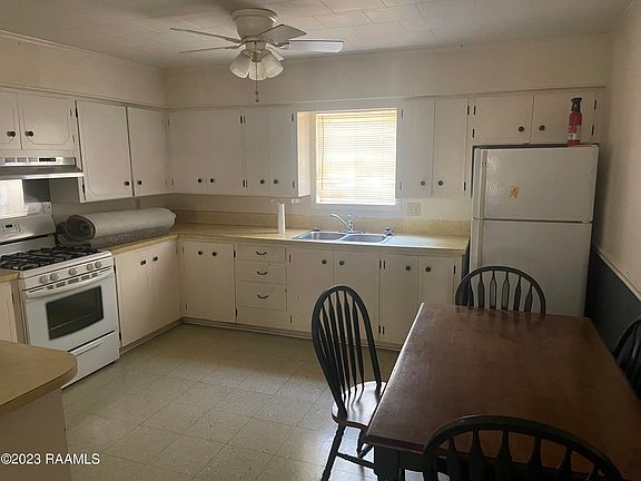 2nd image of 310 E Pine St