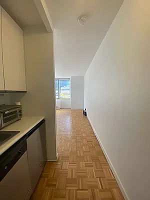 Rented by Fischer Group Realty, LLC | media 14