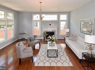 3738 Valley Oaks Dr, Fairfax, VA 22033