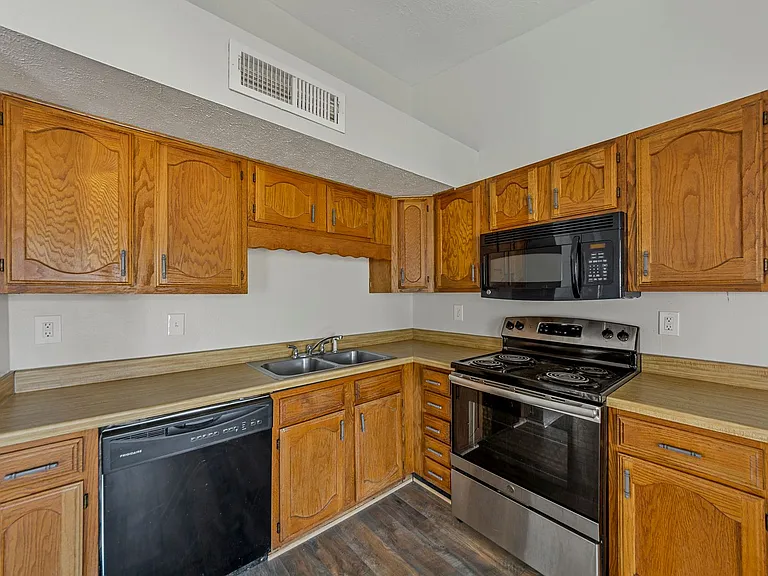 4716 Rose Of Sharon Ln — Photo 15