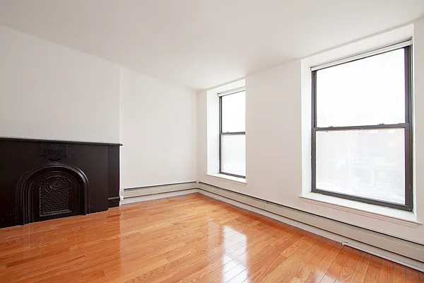 Rented by R New York | media 9